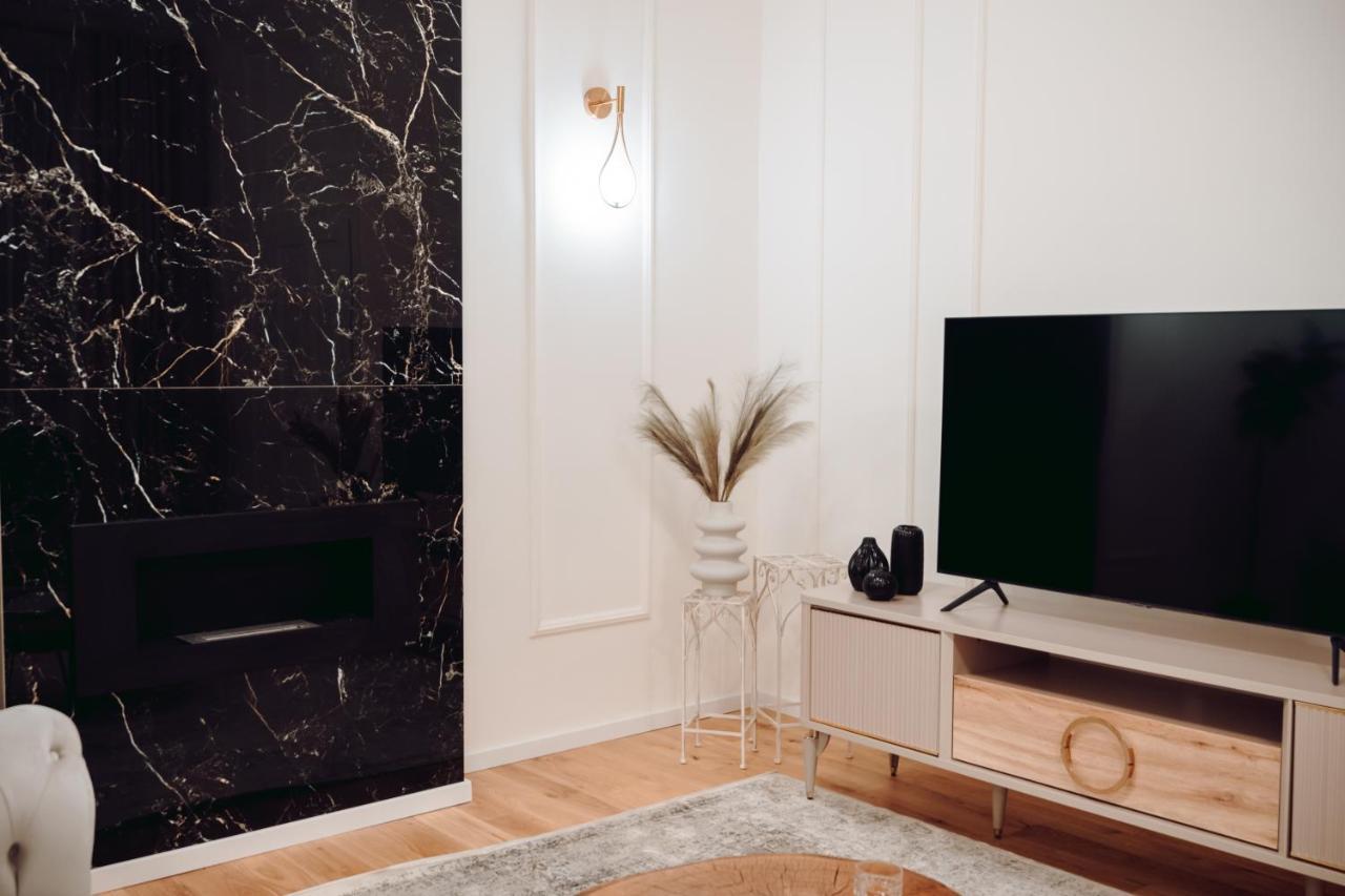 Fabulous And Fancy City Center Designer Apartment Cluj-Napoca Exterior foto