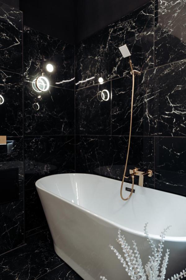 Fabulous And Fancy City Center Designer Apartment Cluj-Napoca Exterior foto