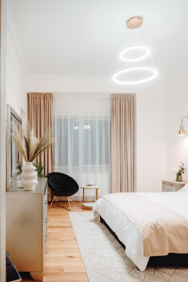 Fabulous And Fancy City Center Designer Apartment Cluj-Napoca Exterior foto